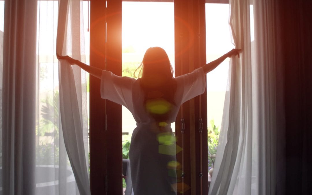 5 Tips To Wake Up Early (Even During COVID-19)